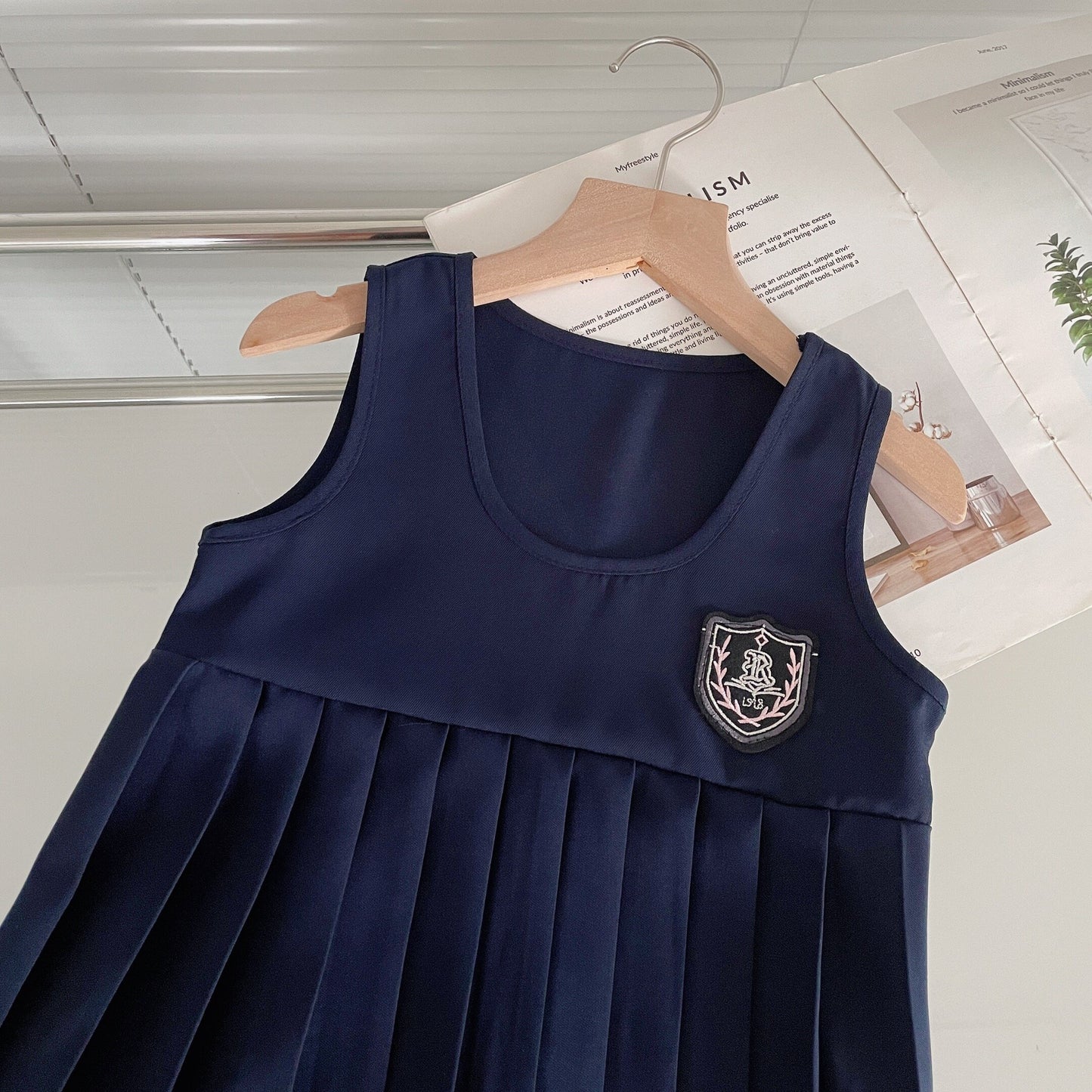 Girl's Autumn College Style Set - Long-Sleeve Shirt & Pleated Skirt